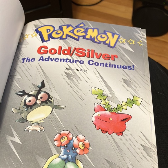 Pokémon Gold/Silver The Adventure Continues Soft cover Book - Picture 4 of 5